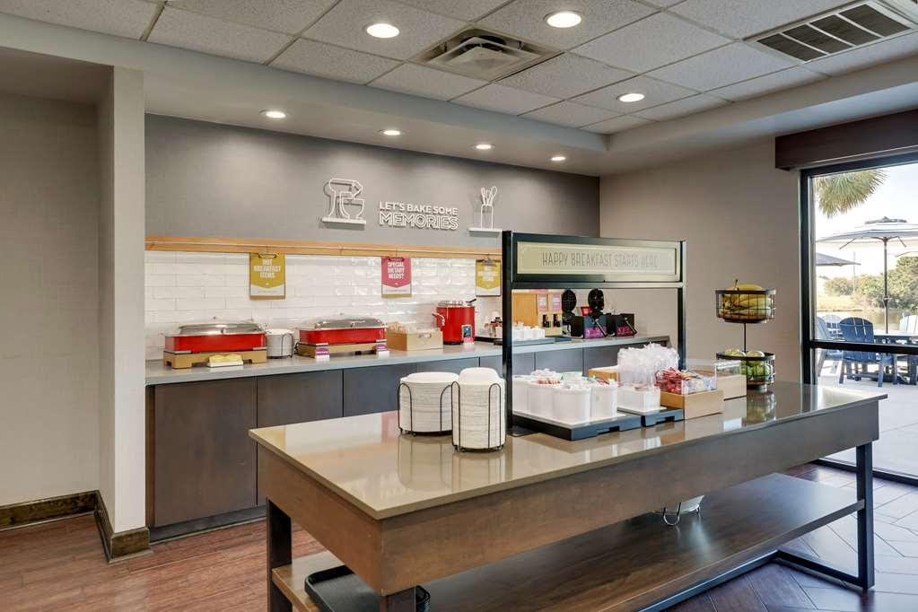 Hampton Inn مولتري المطعم الصورة