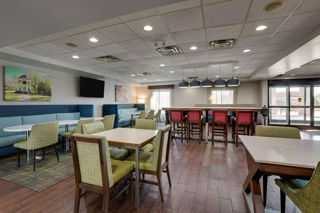 Hampton Inn مولتري المطعم الصورة